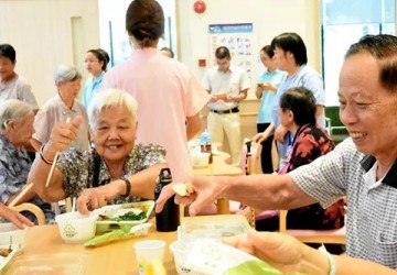 【人口老龄化市情教育】穗民政用“绣花功”画“养老圈” 