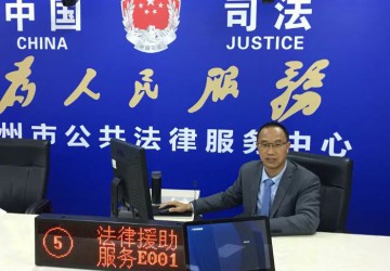 老人买到“问题房”怎么办？这些正义“守护者”伸出了援手 